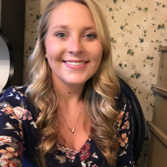 Meet your Posher, Madison - Picture 1 of 1